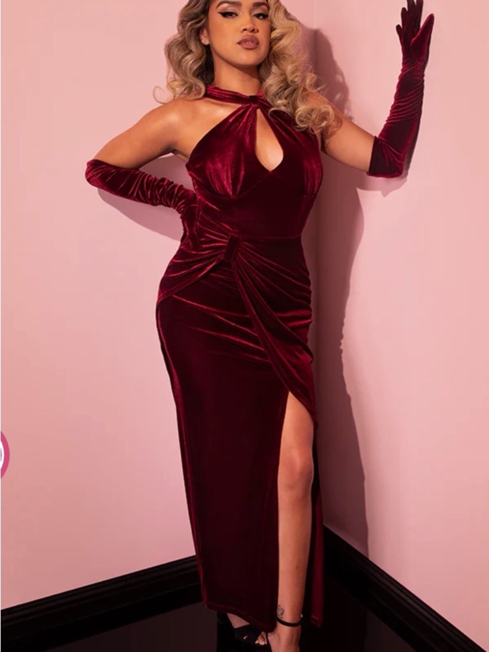 GOLDEN ERA GOWN AND GLOVE SET IN BURGUNDY VELVET - Picture 2 of 7